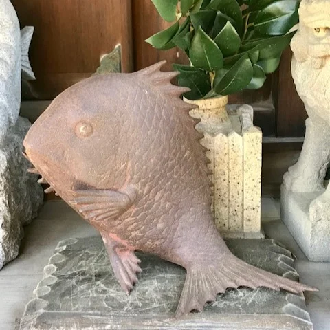 🎐風にゆられて、心もふわり🎐
おふさ観音の【風鈴まつり】にお参りに行ってきました✨

境内には、2,500個以上の風鈴がずらり！ 風が吹くたびに「チリンチリン♪」と澄んだ音が響いて、
まるで音でお清めされているような気分に…🌬️✨

そしてそして、えべっさん（えびす様）にお参りしていたら、視線の先に…釣り上げられた【鯛】が！
しかも、めっちゃかわいい😍！！
ご利益ありそうだし、癒されすぎて思わずパシャリ📸

風鈴の音色とえべっさんの笑顔に包まれて、運気も気分も爆上がりの一日🐟💕

まだまだ暑い日が続きそうだけど、風鈴の音で涼を感じに、夏のパワースポット散歩、おすすめです🌿

🔖 #おふさ観音 #風鈴まつり #えべっさん #邪気払い #開運スポット #かわいい鯛 #運気アップ #たくちゃんの風水旅 #音のご利益